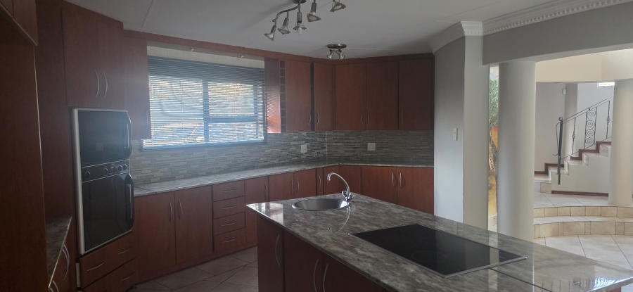 5 Bedroom Property for Sale in Roylglen Gardens Northern Cape